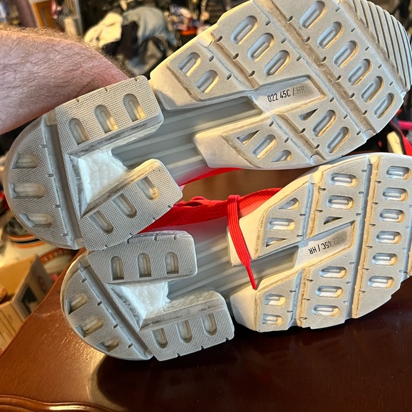 Adidas Boost Pods - men’s 11.5 - Picture 7 of 9